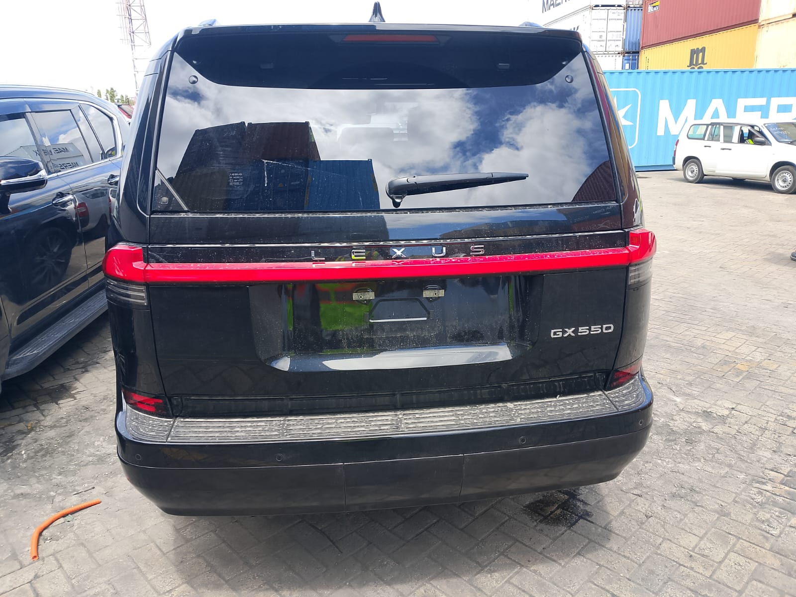 Vehicle photo 4