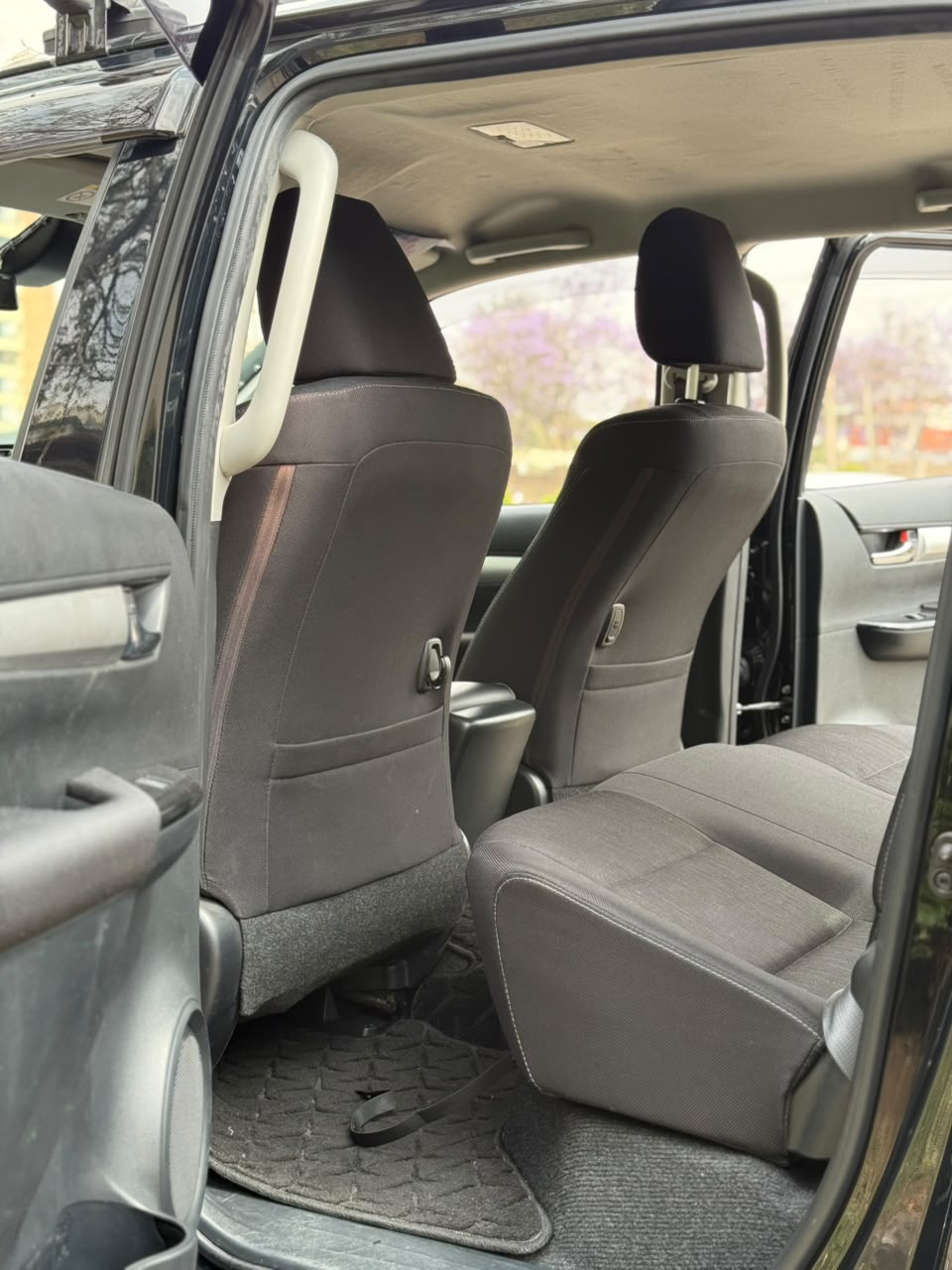 Vehicle photo 7