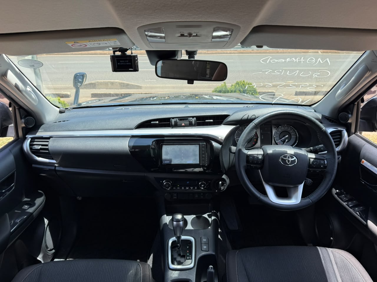 Vehicle photo 7