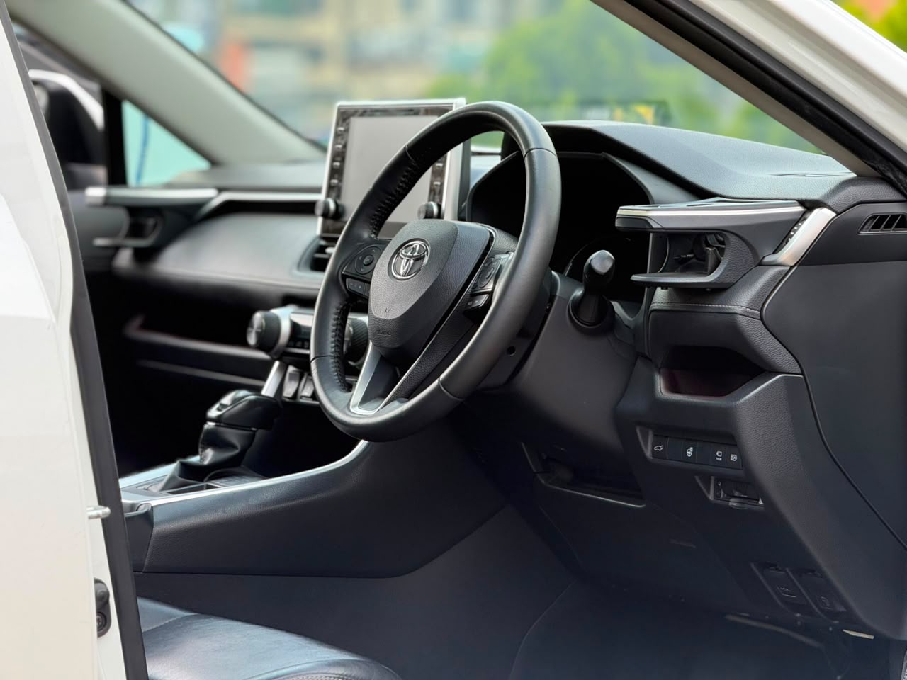 Vehicle photo 5
