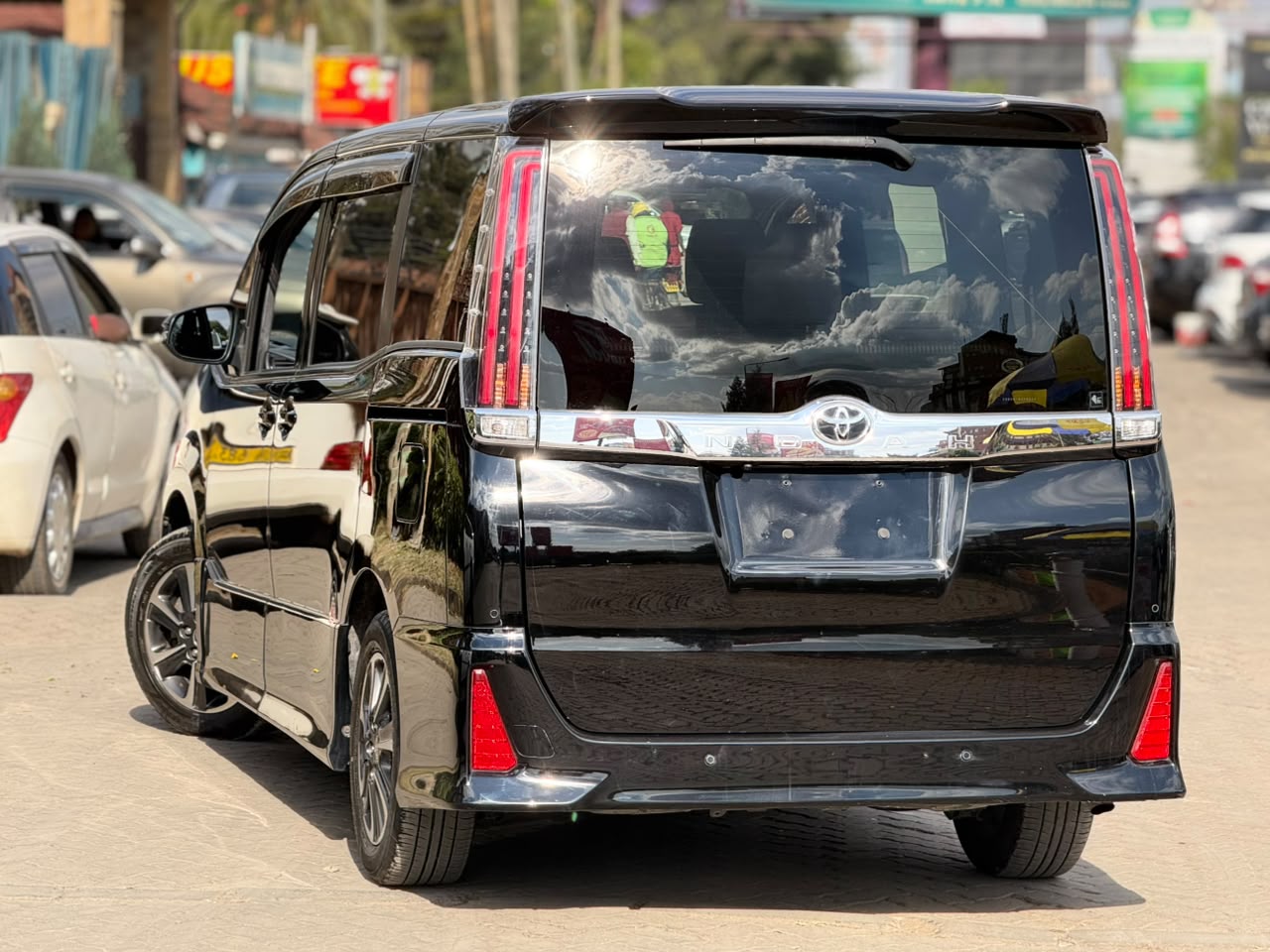 Vehicle photo 2