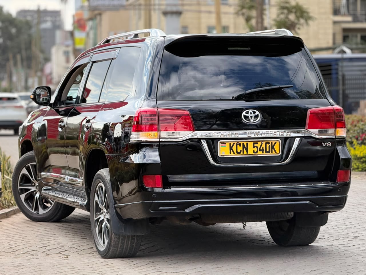 Vehicle photo 2