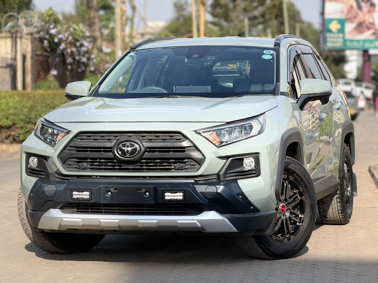 Vehicle photo 3