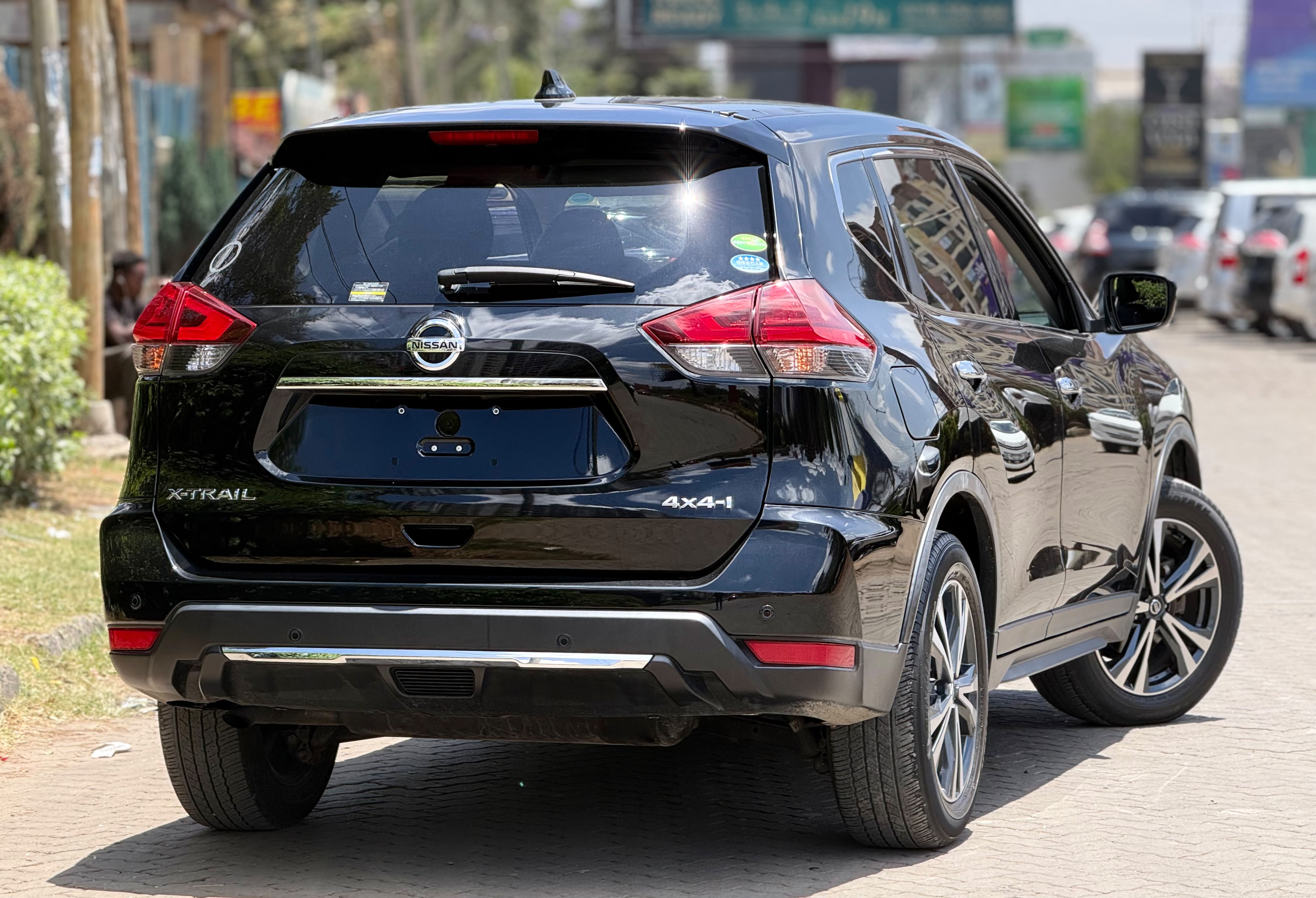 Vehicle photo 2