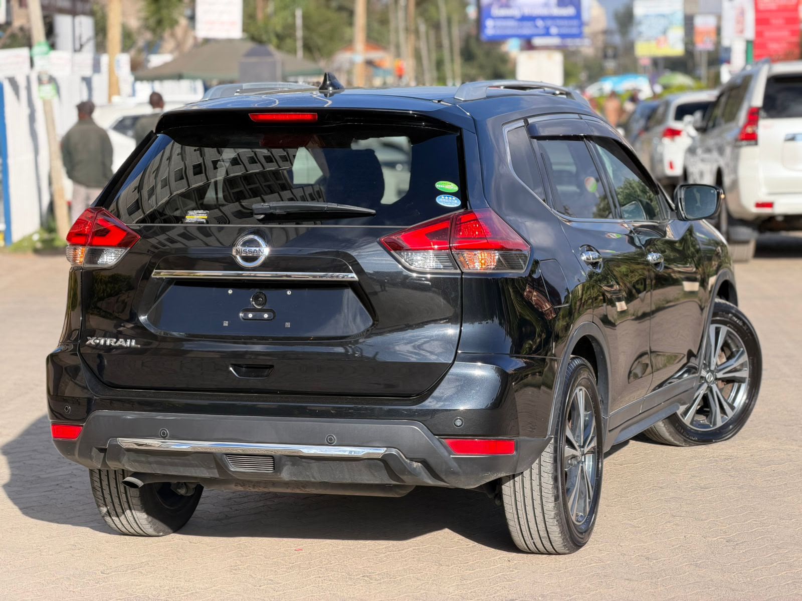 Vehicle photo 7