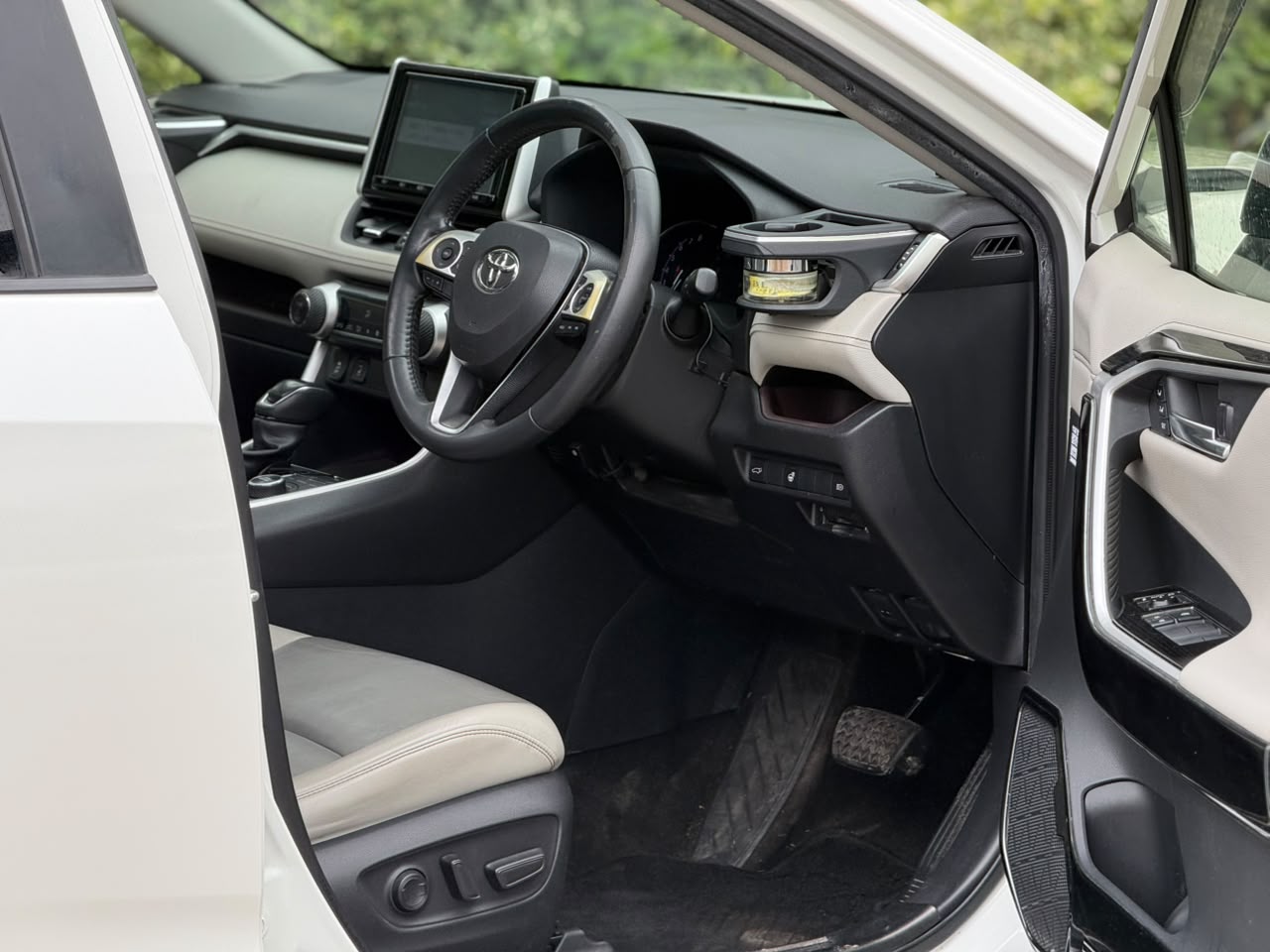 Vehicle photo 5