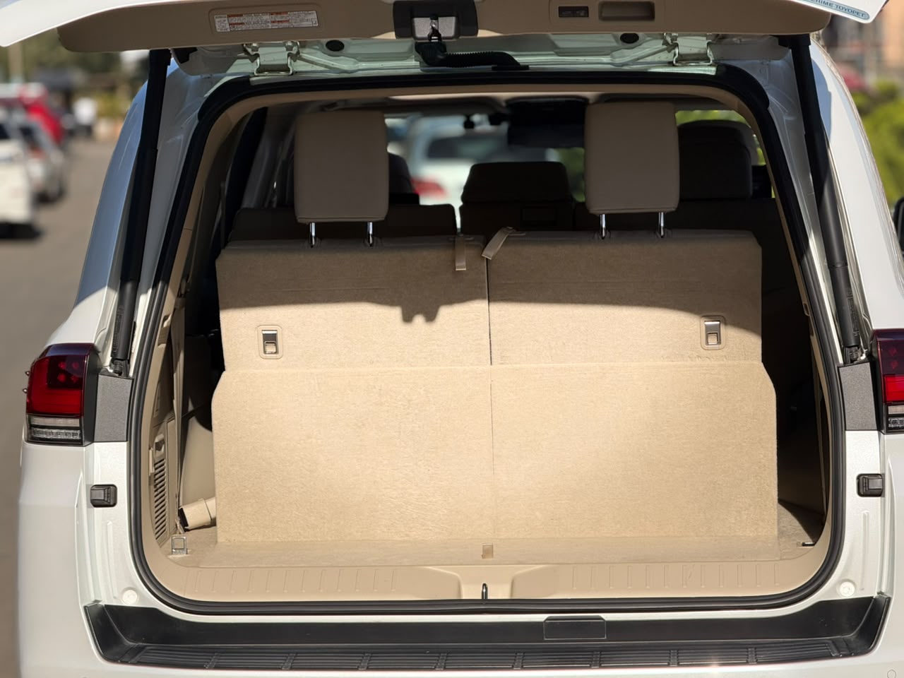 Vehicle photo 8