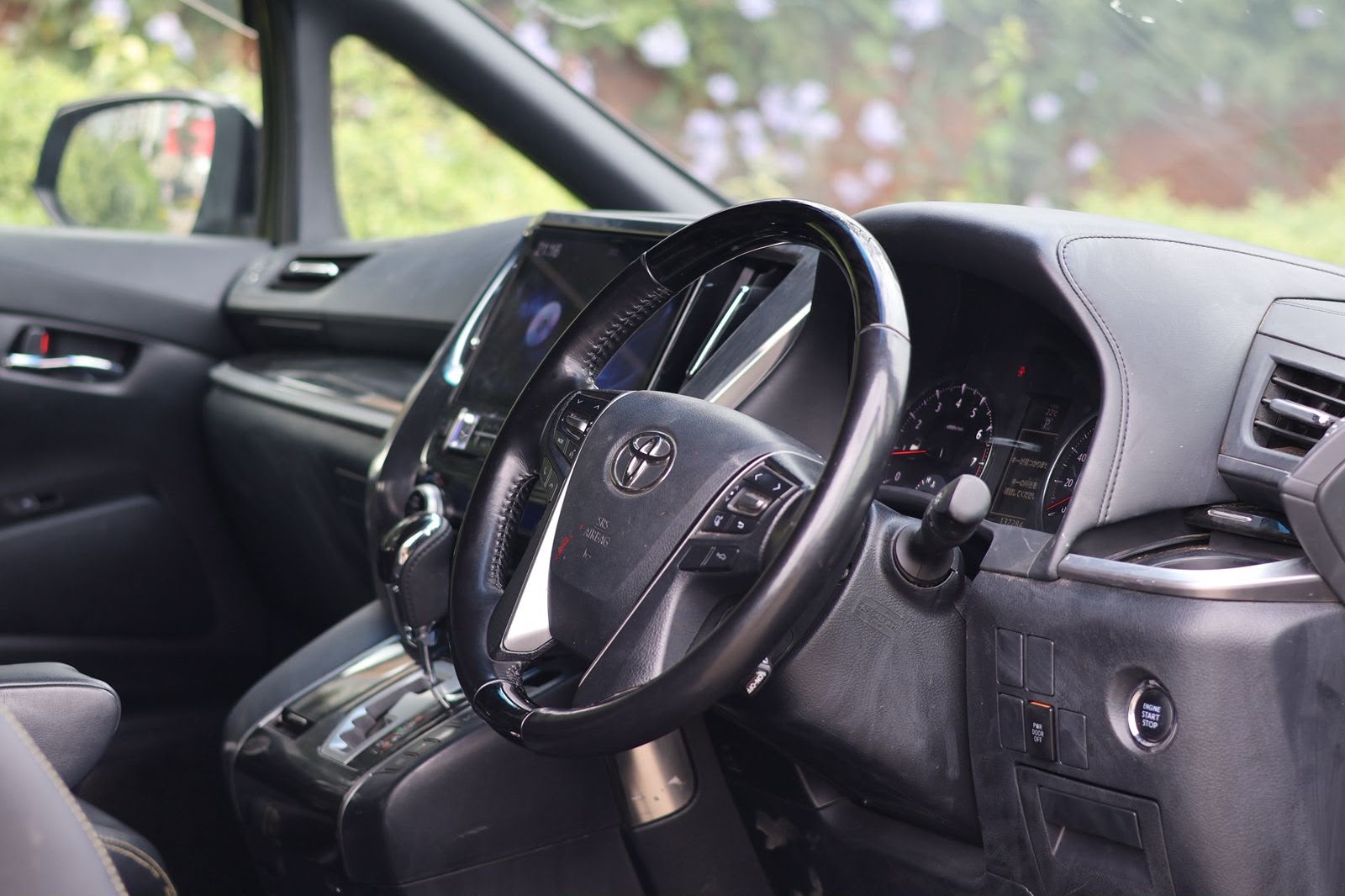 Vehicle photo 5
