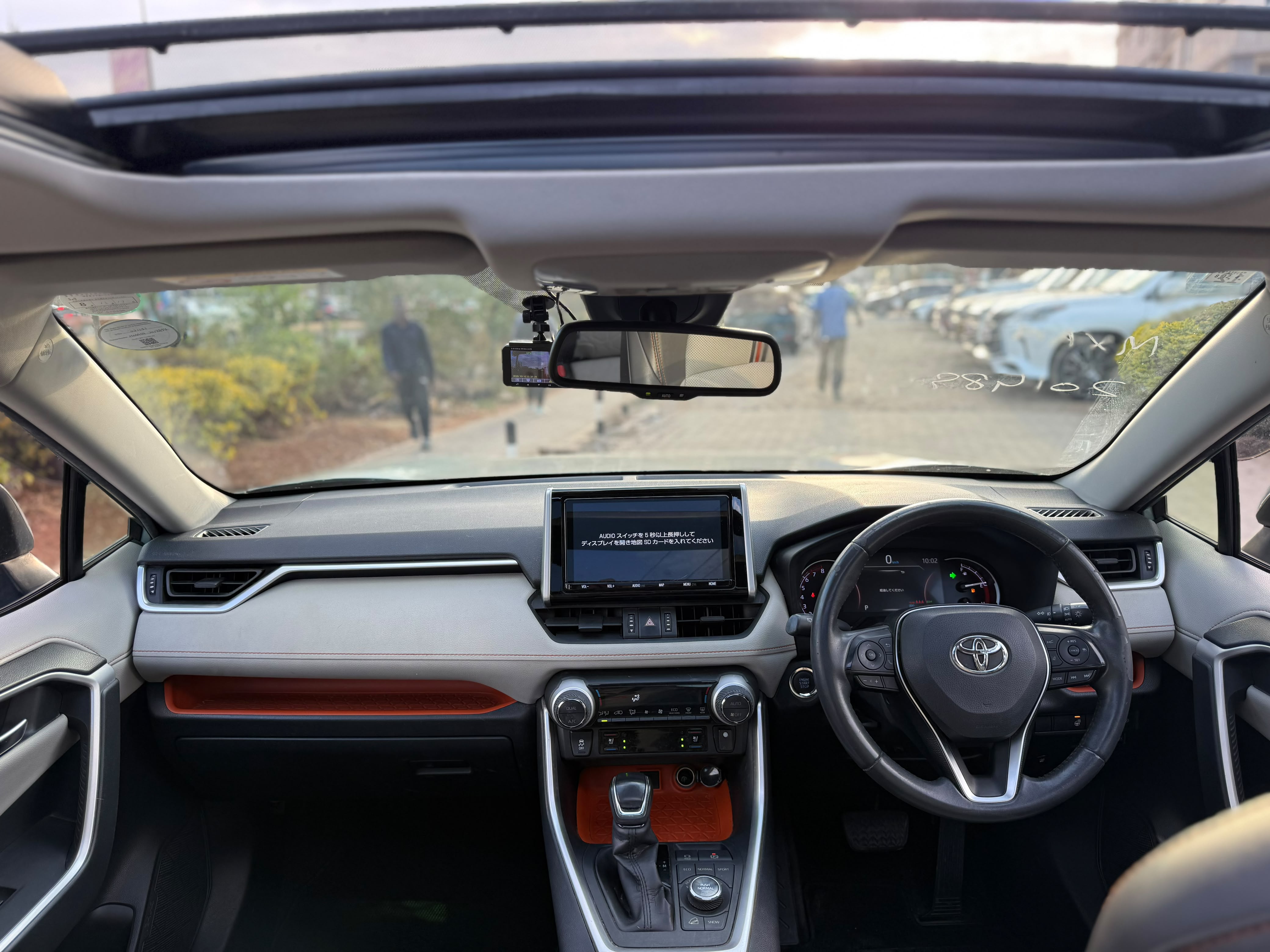 Vehicle photo 4