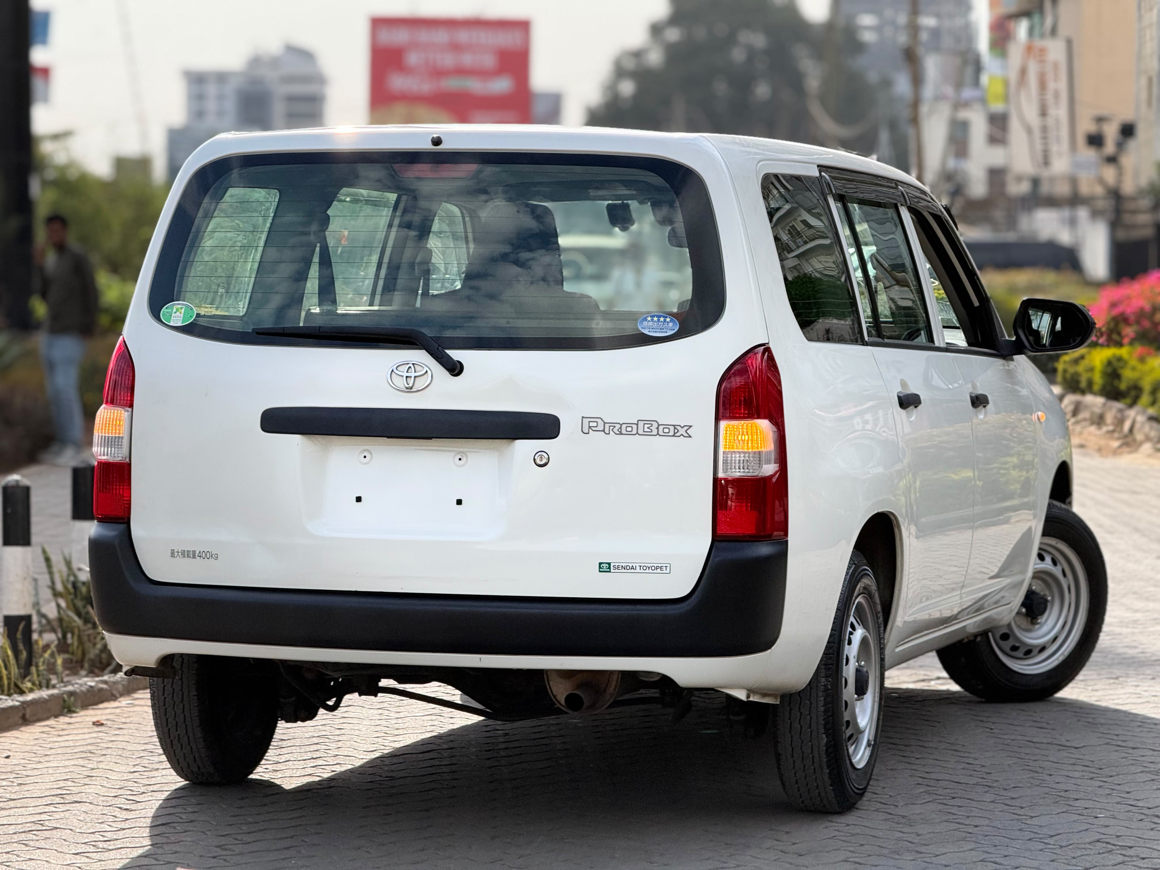 Vehicle photo 4