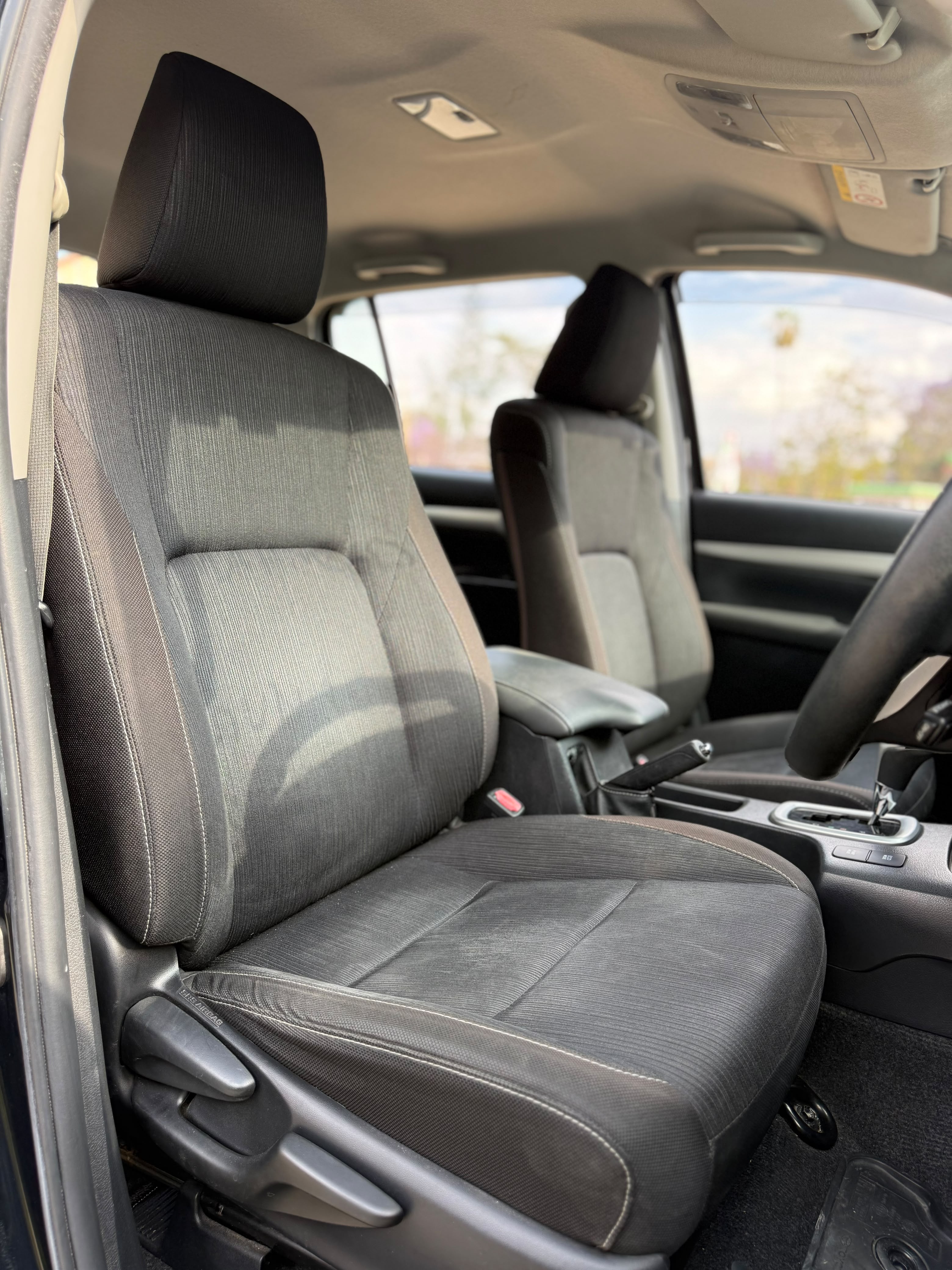 Vehicle photo 7