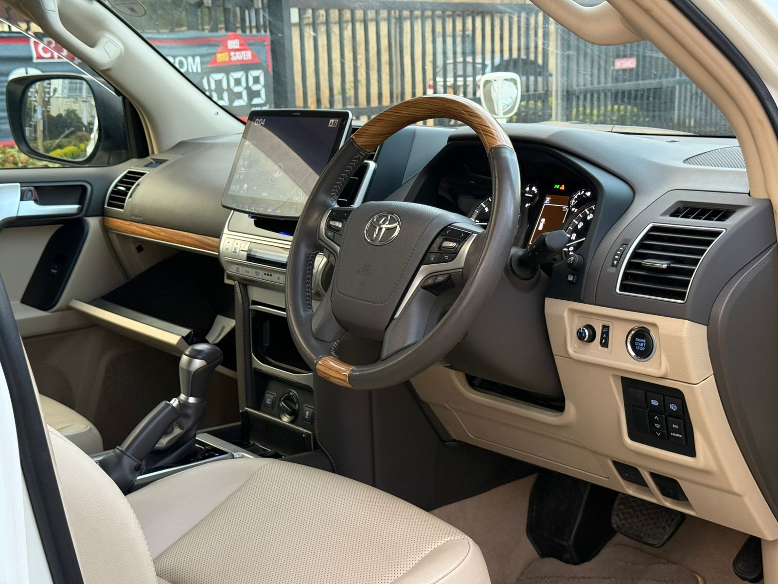 Vehicle photo 5