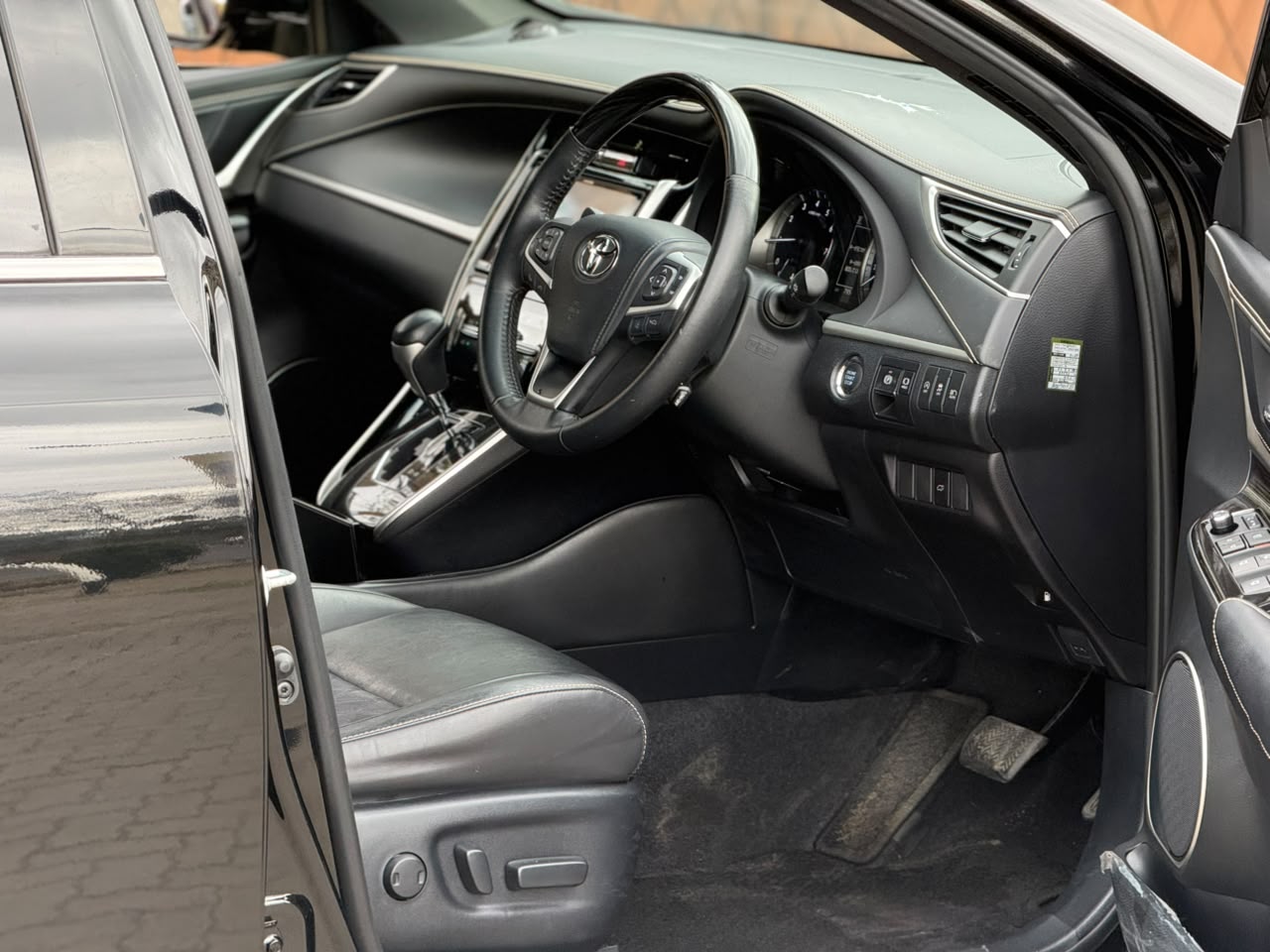 Vehicle photo 5