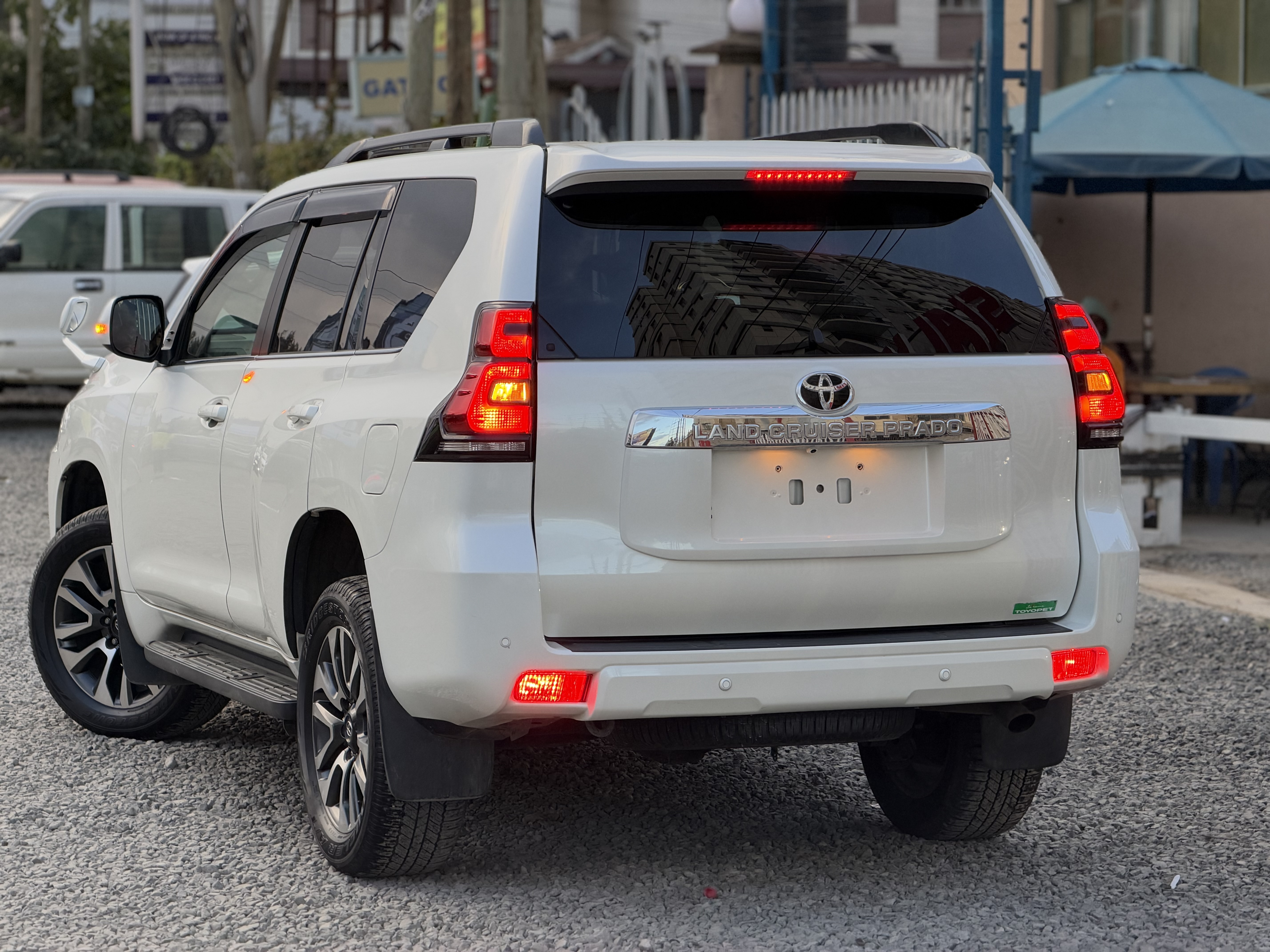 Vehicle photo 2