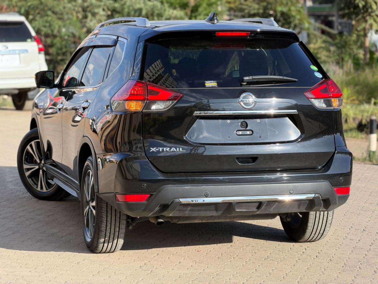 Vehicle photo 2