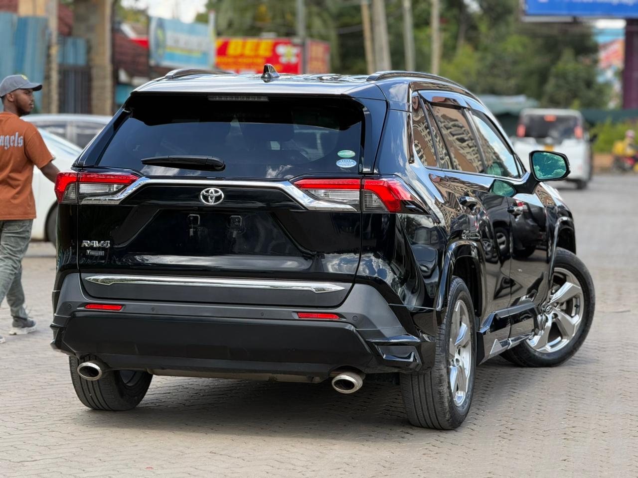 Vehicle photo 4