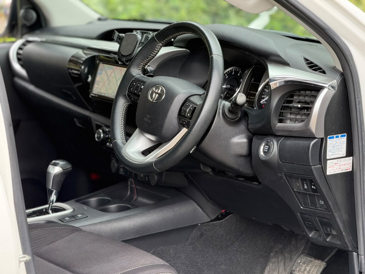 Vehicle photo 5