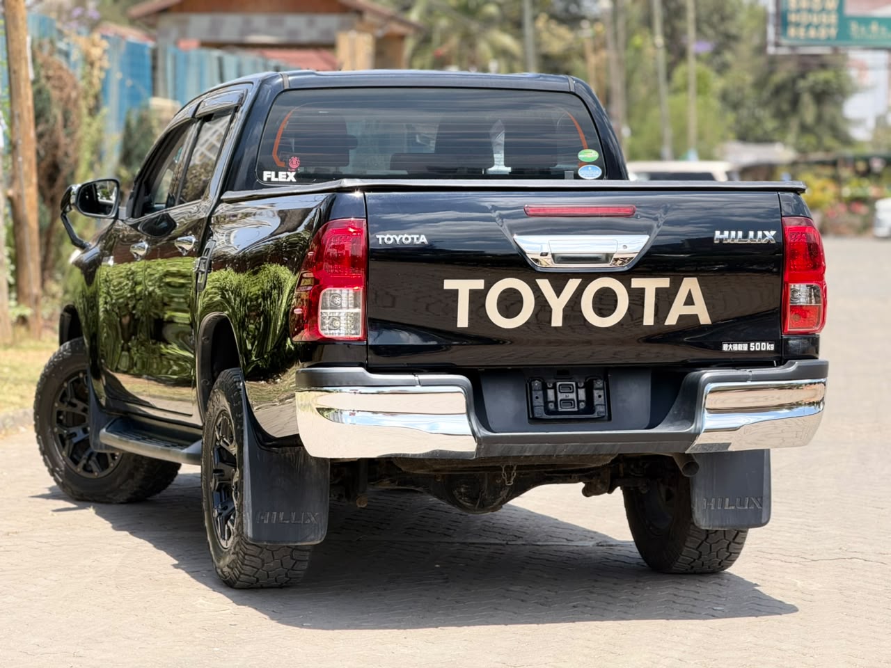 Vehicle photo 2