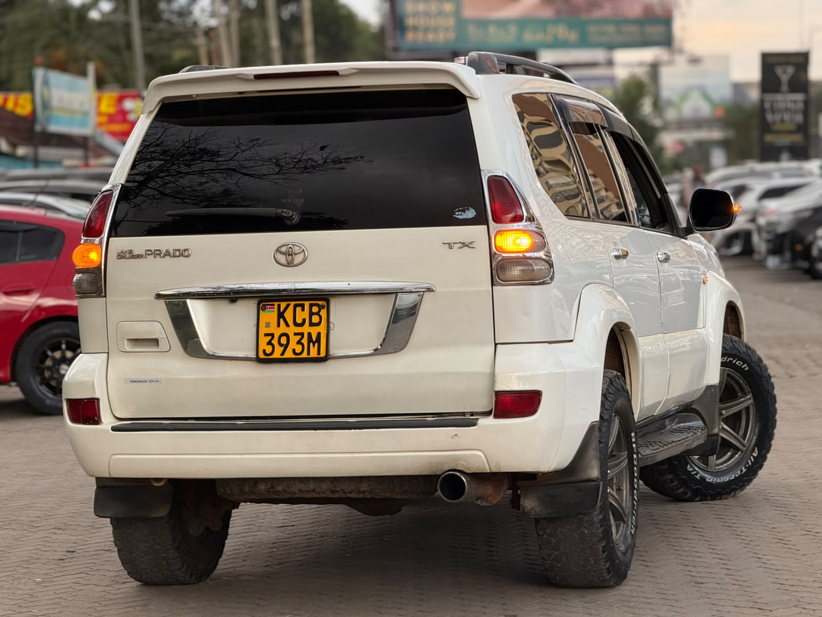 Vehicle photo 4