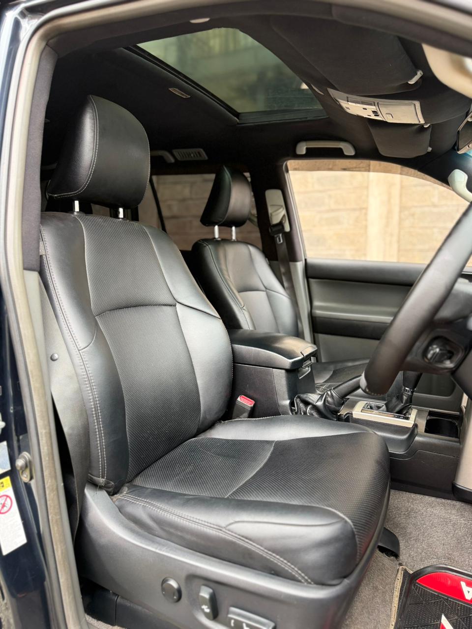Vehicle photo 6