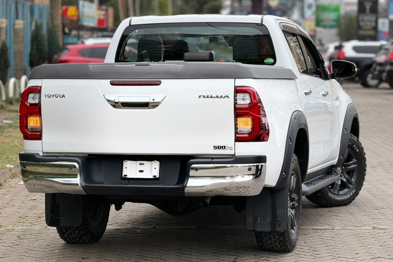 Vehicle photo 4