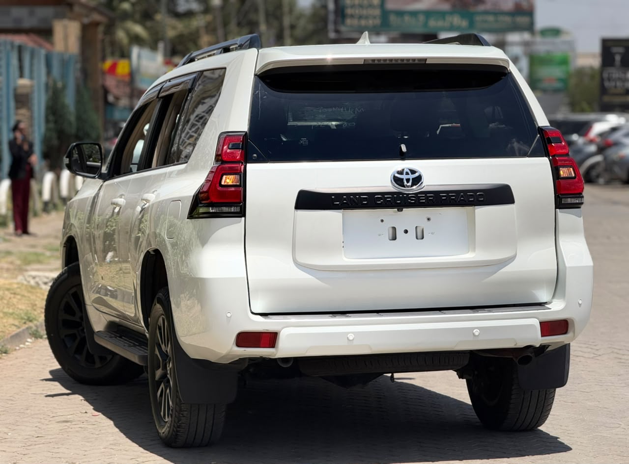 Vehicle photo 2