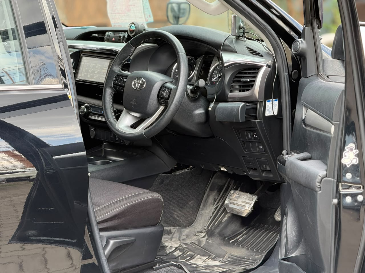 Vehicle photo 5