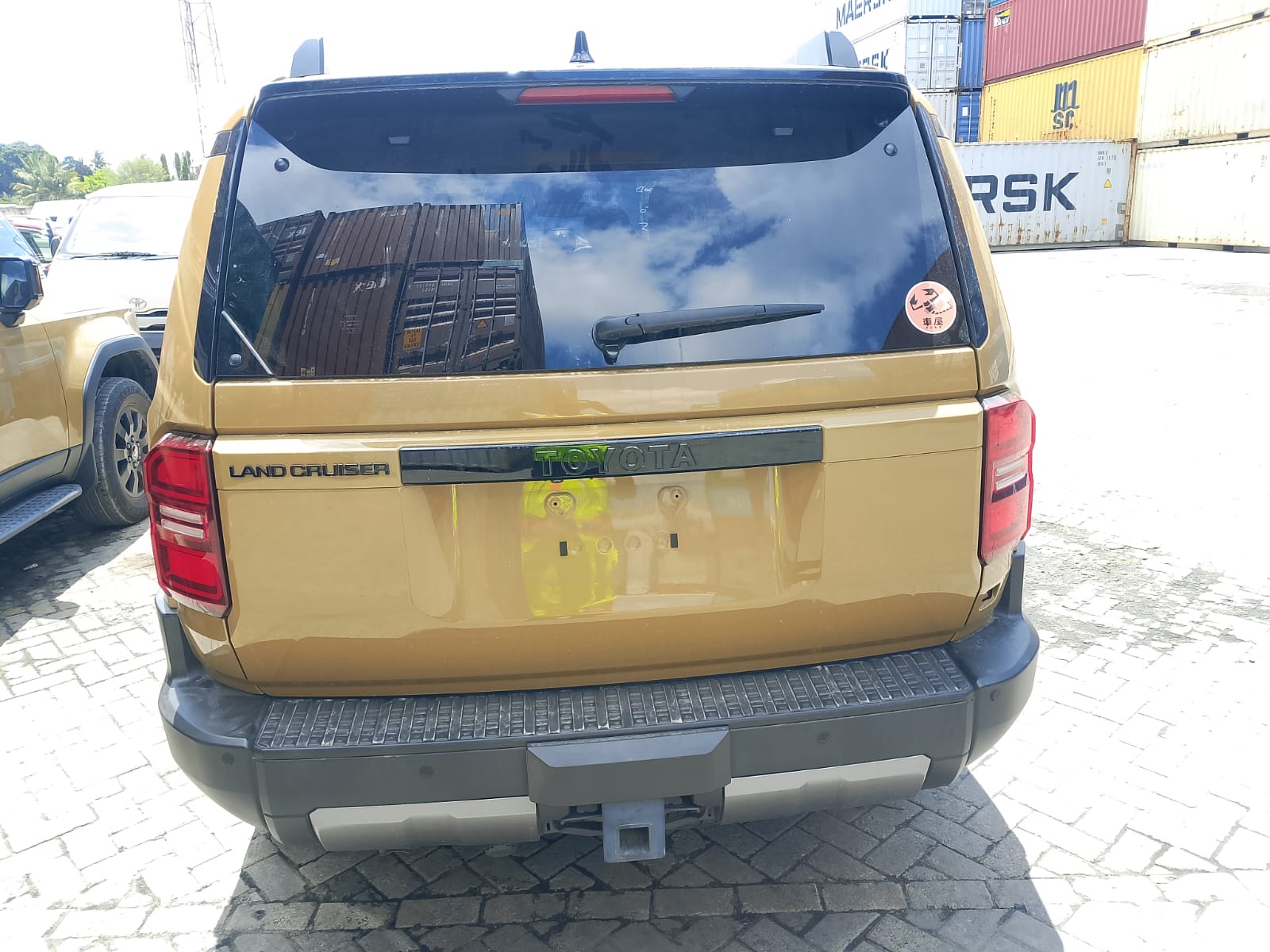 Vehicle photo 6