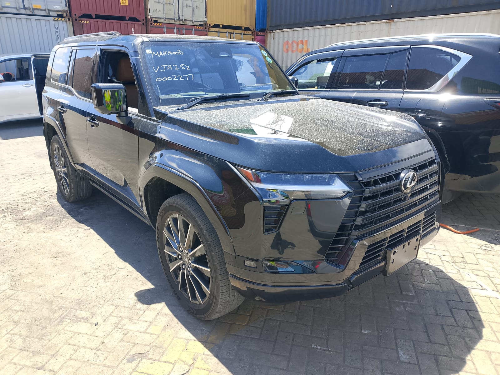 Vehicle photo 2