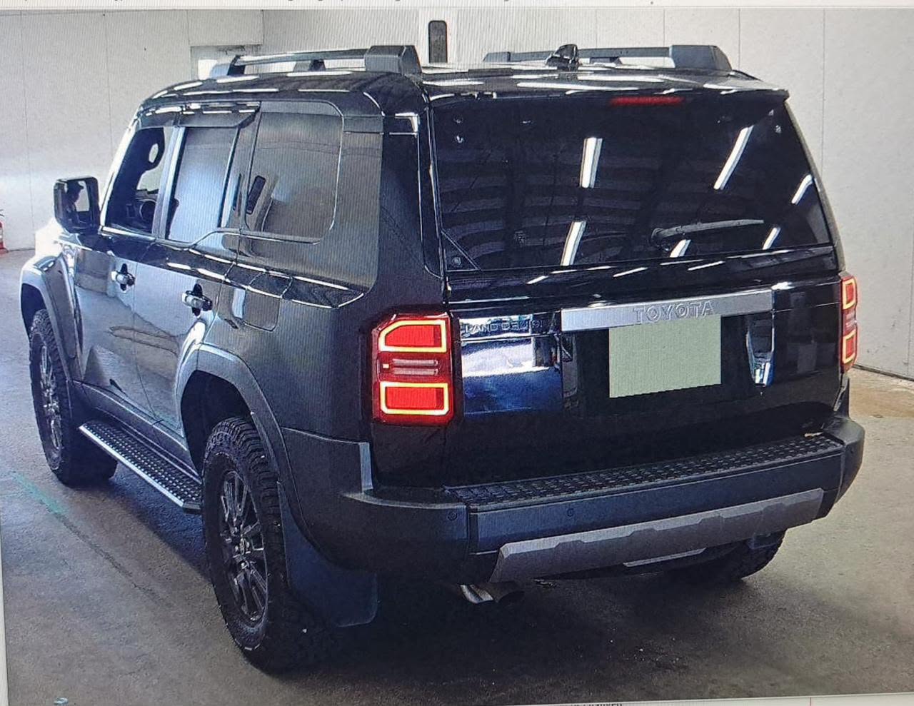 Vehicle photo 2