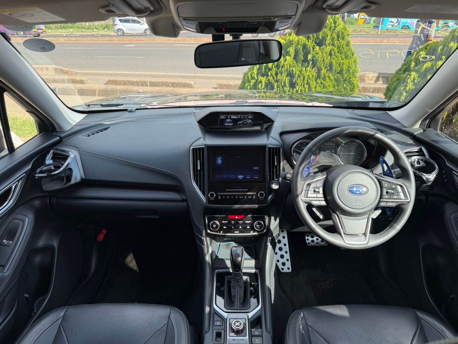 Vehicle photo 8