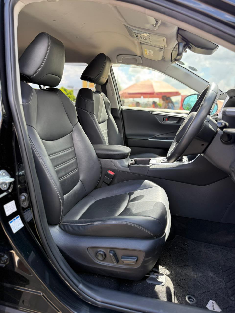 Vehicle photo 7