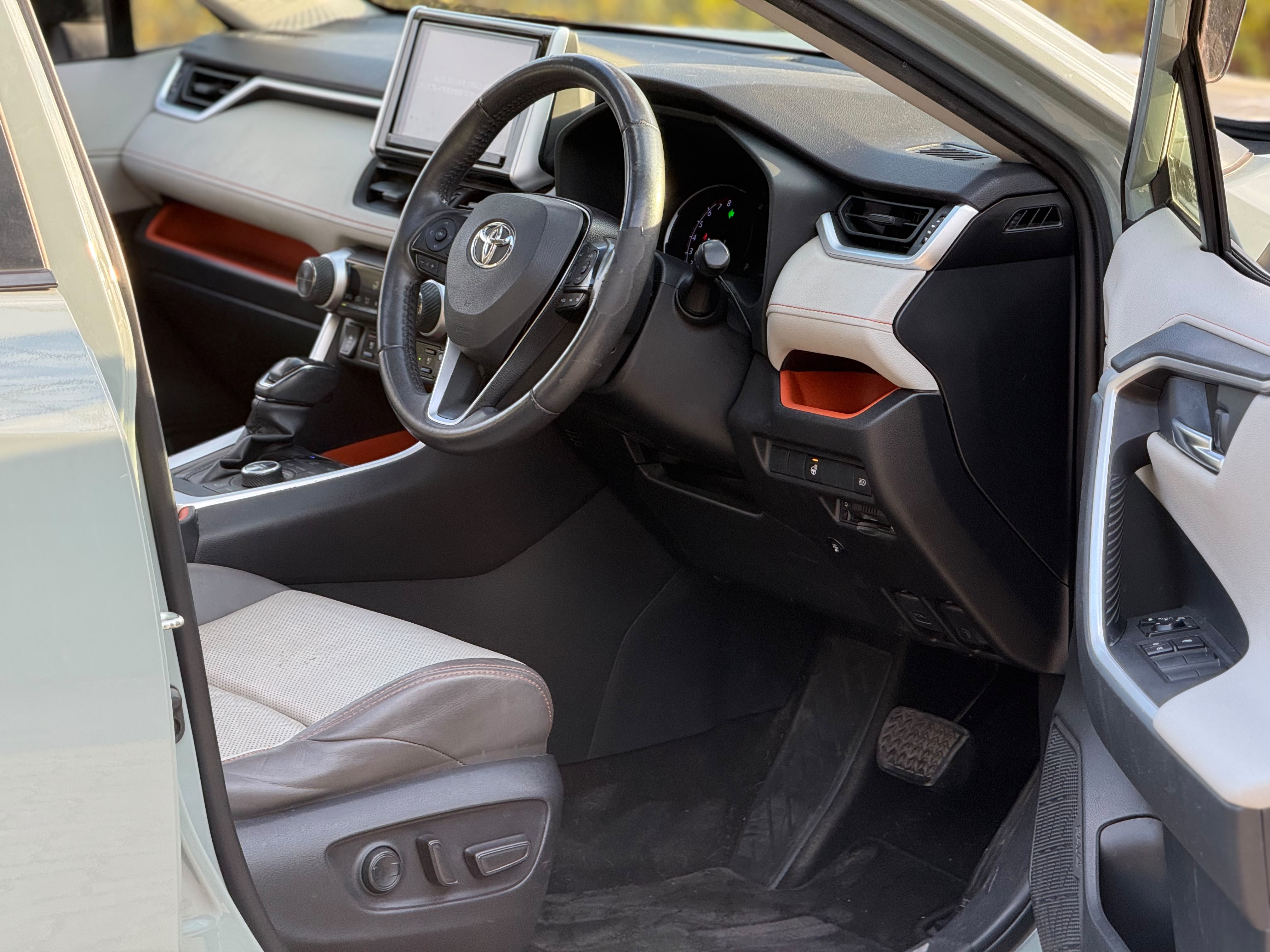 Vehicle photo 5
