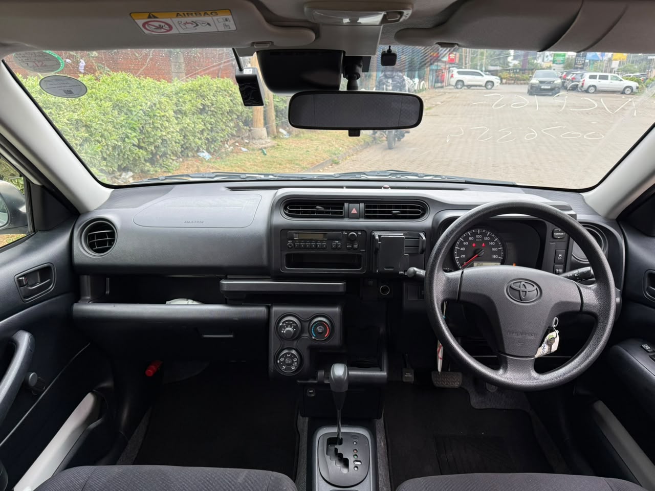 Vehicle photo 8