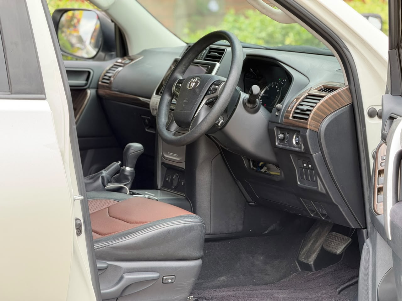 Vehicle photo 5