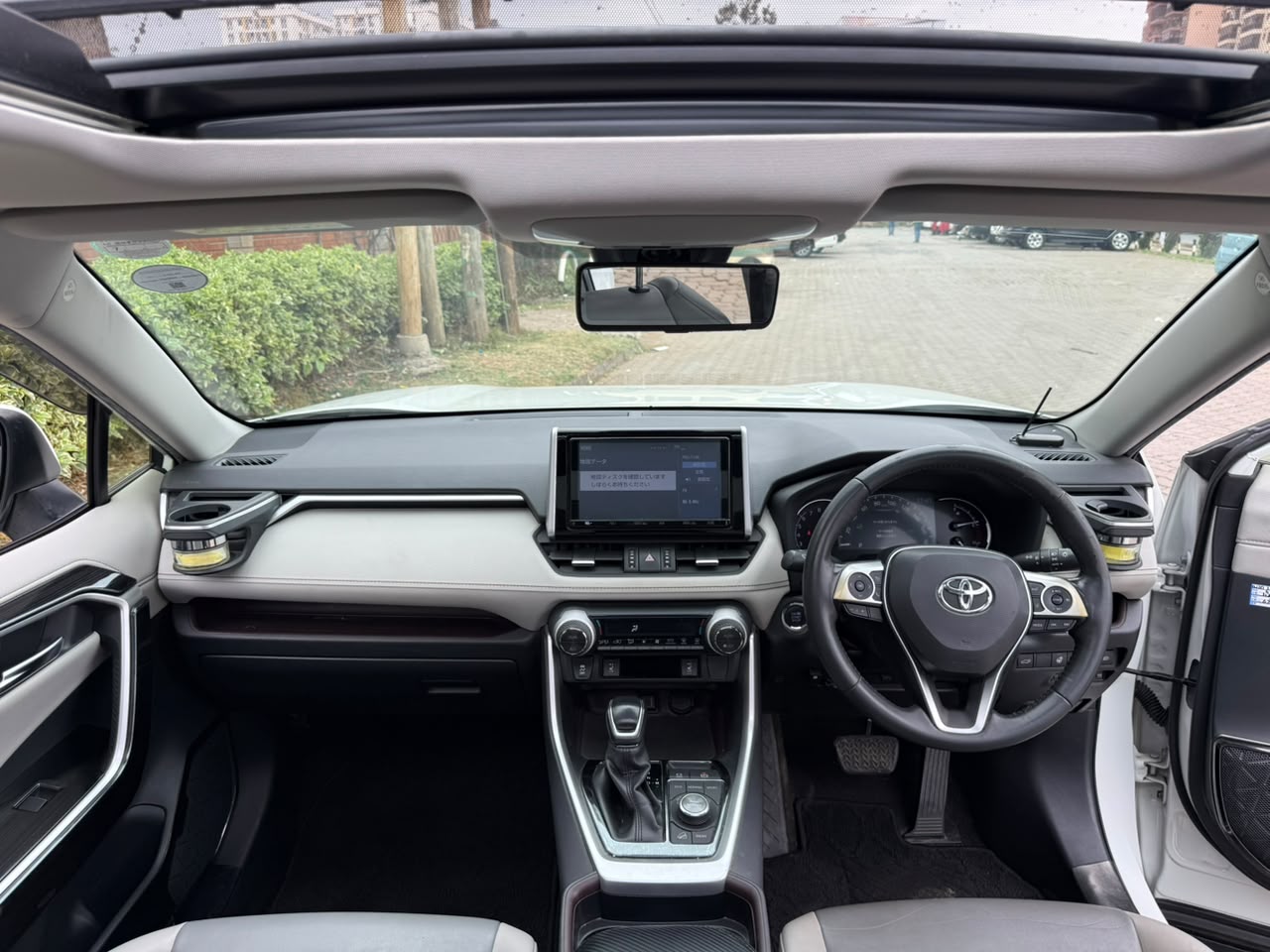Vehicle photo 8