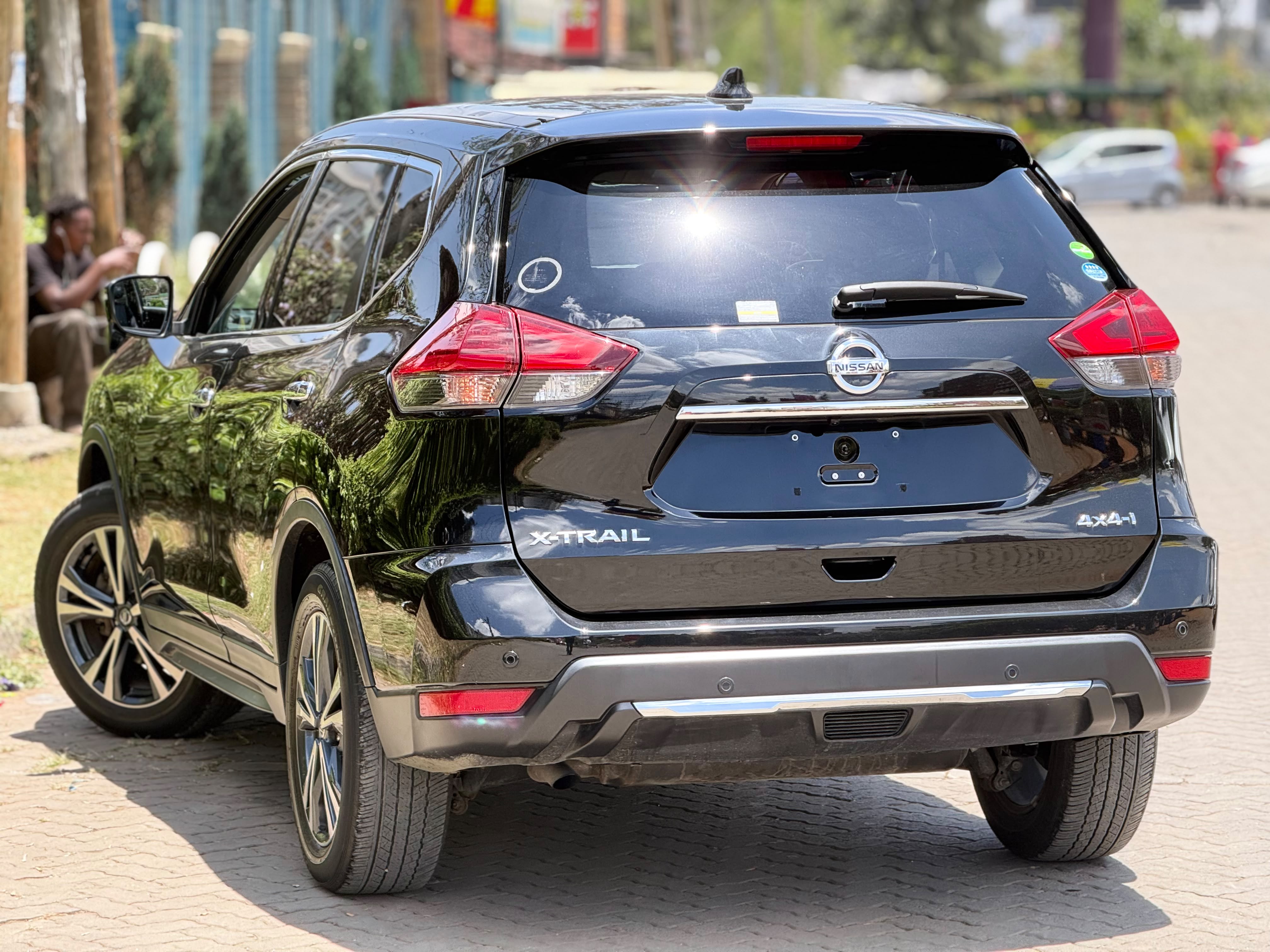 Vehicle photo 4
