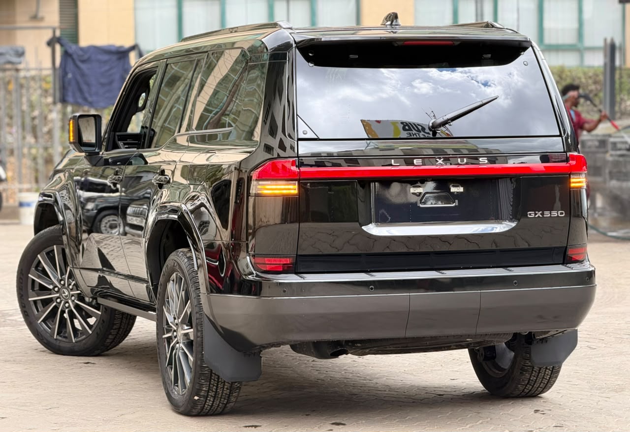 Vehicle photo 2