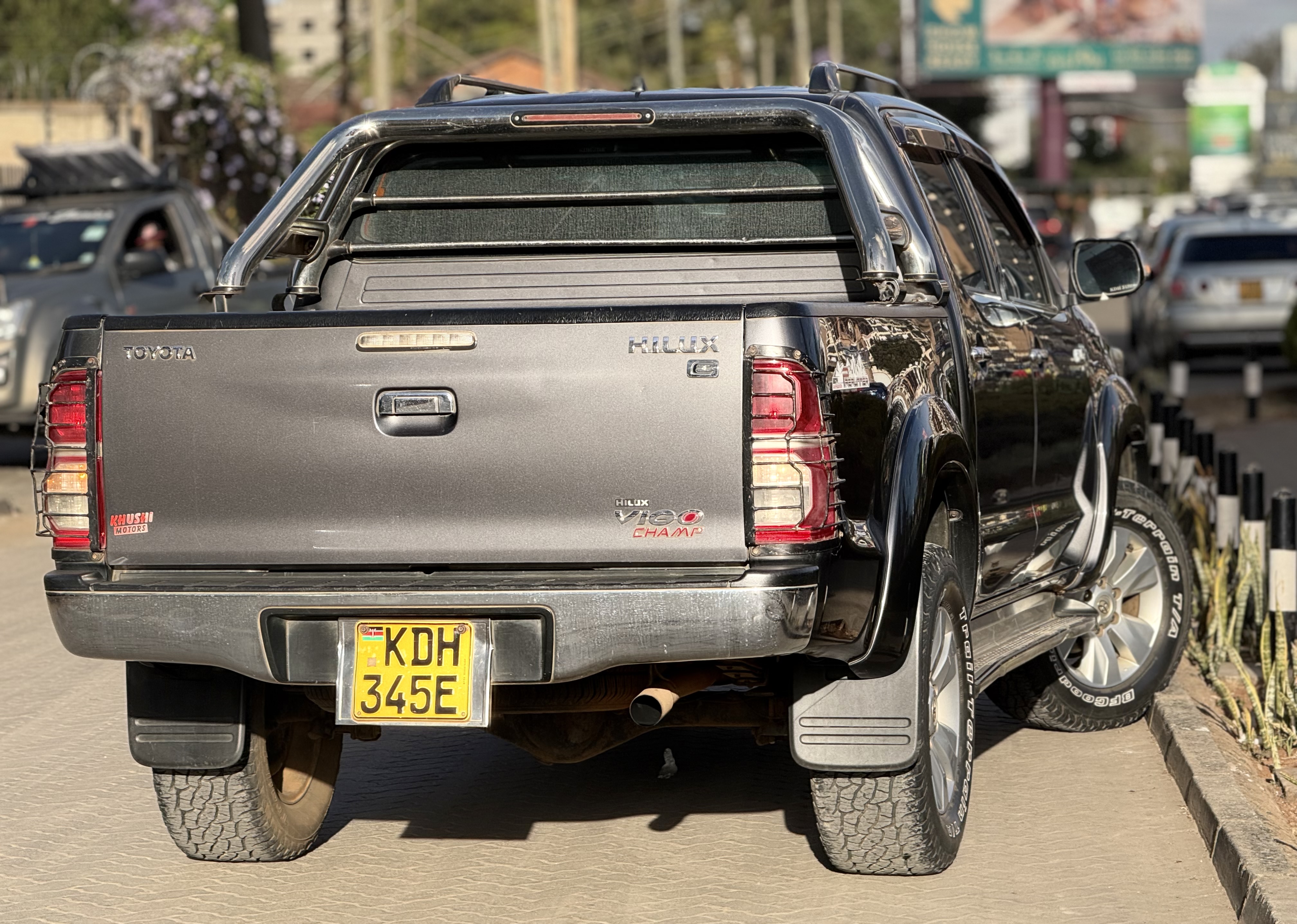 Vehicle photo 4