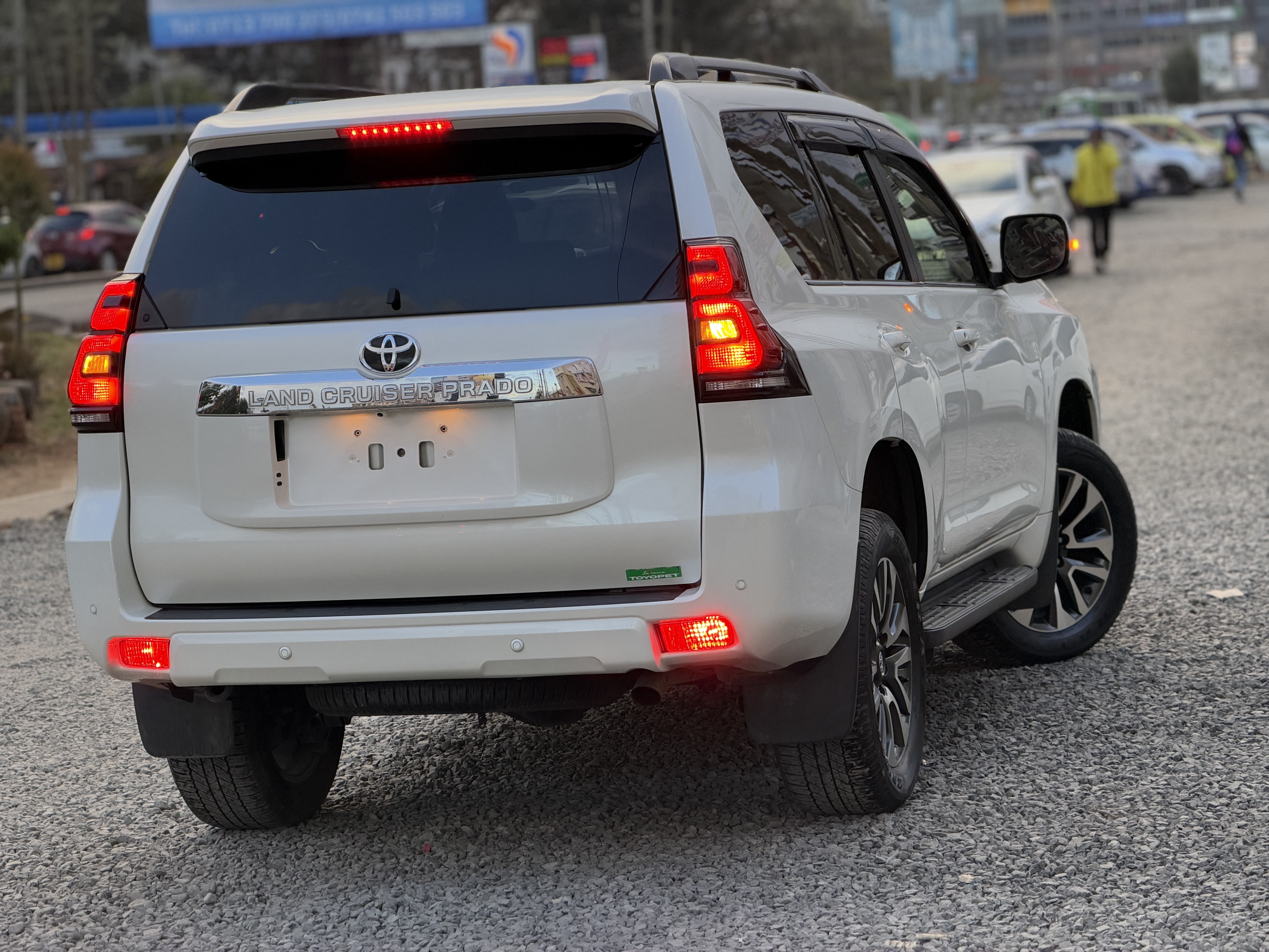 Vehicle photo 4