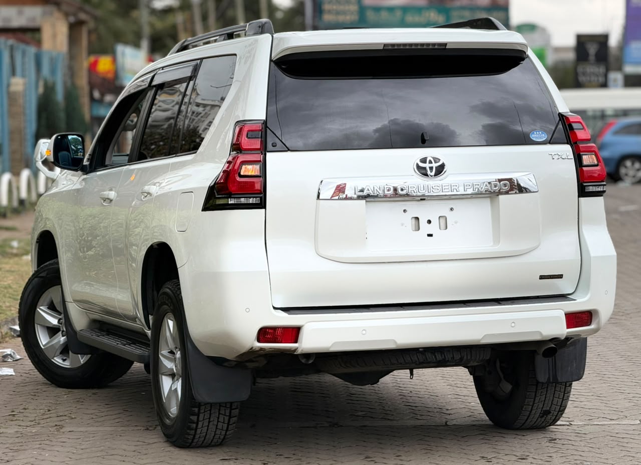 Vehicle photo 2