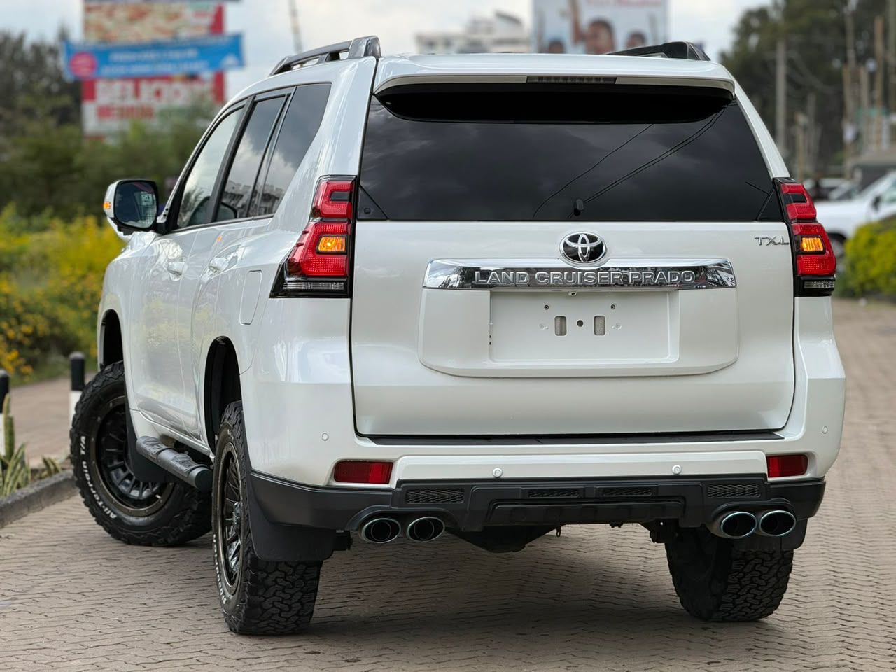 Vehicle photo 2