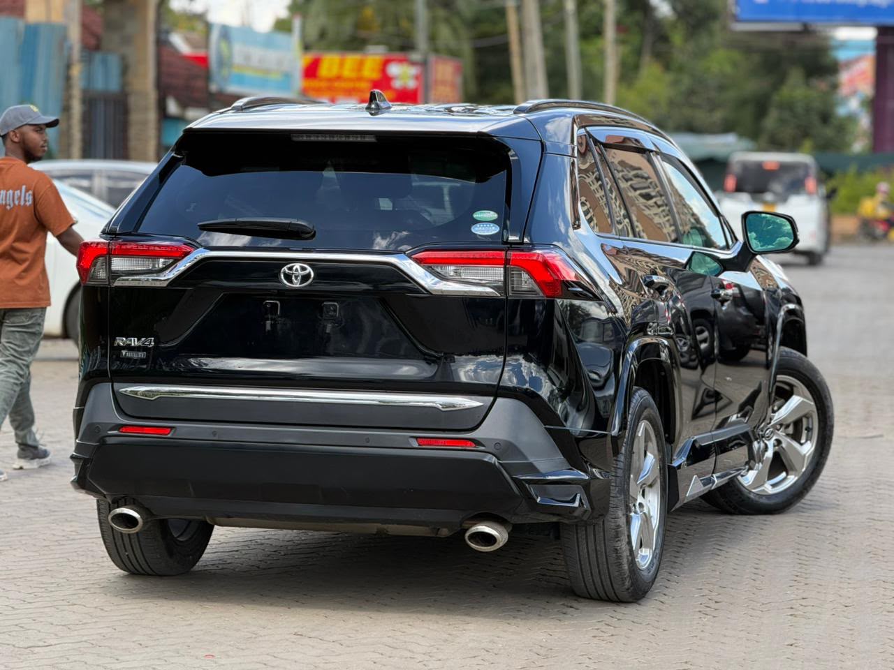 Vehicle photo 4