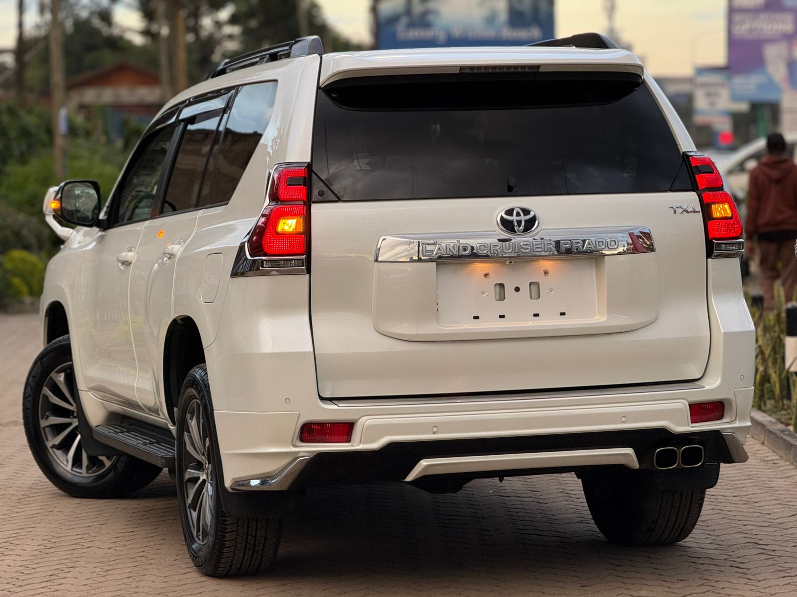 Vehicle photo 2
