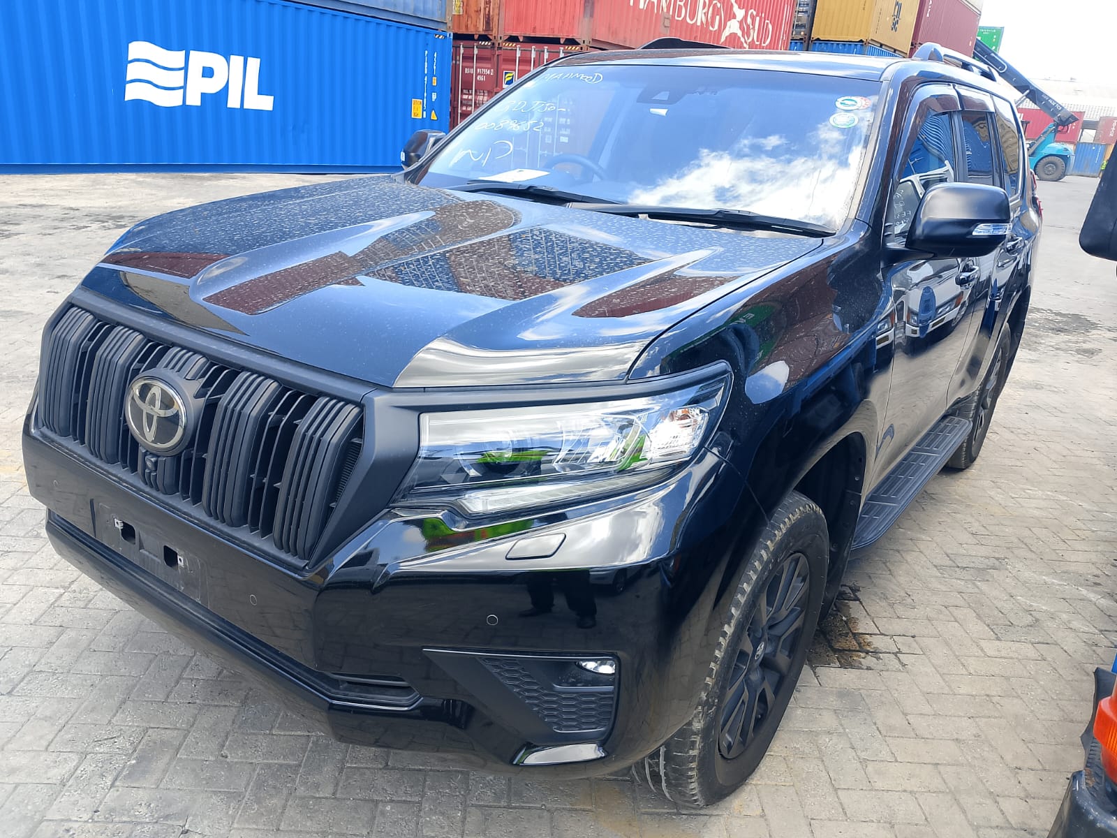 Vehicle photo 3