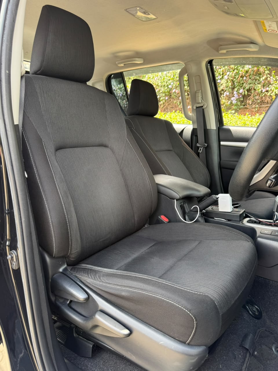Vehicle photo 6