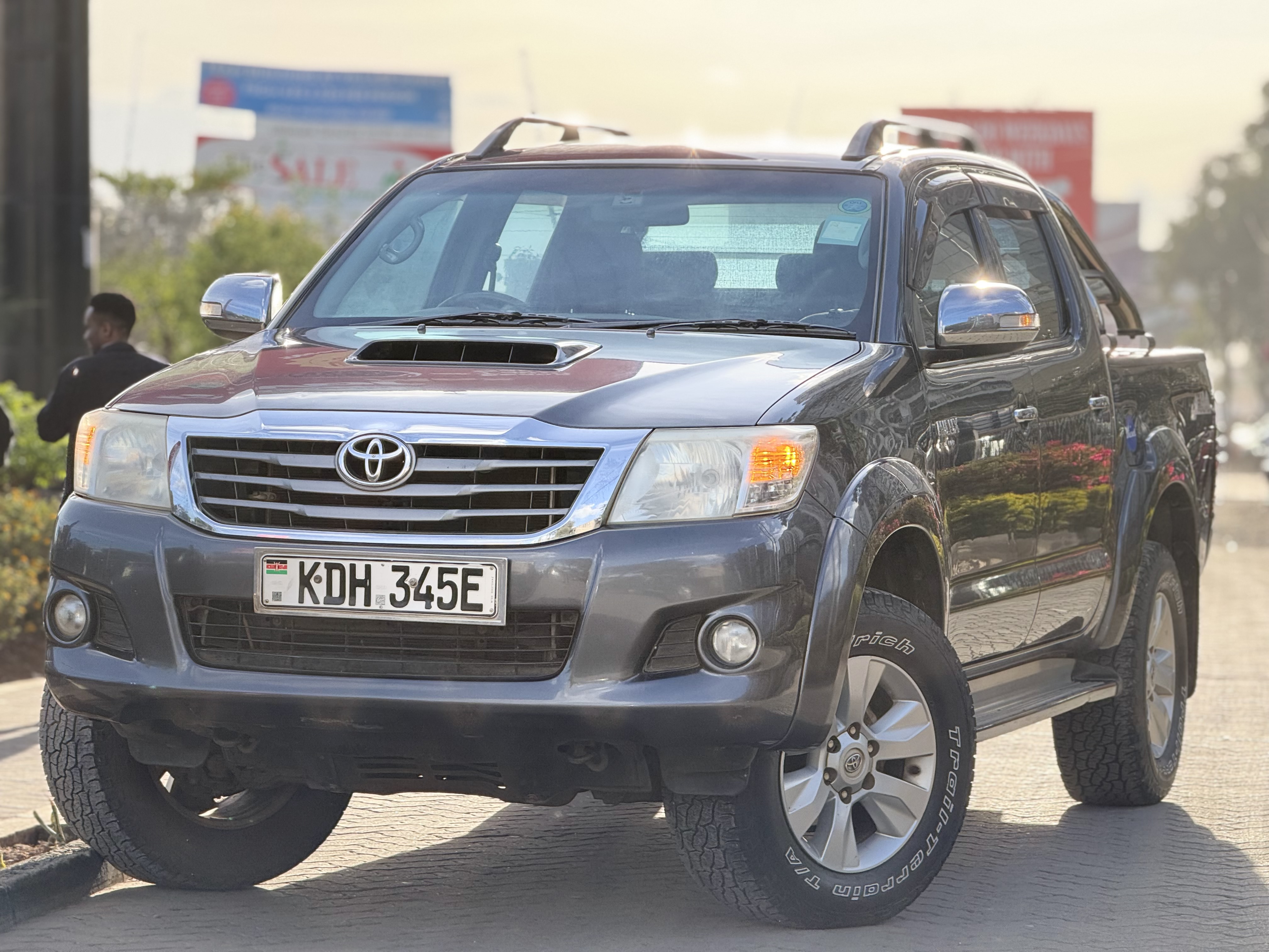 Vehicle photo 3