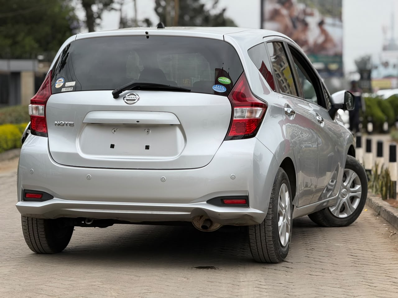 Vehicle photo 2
