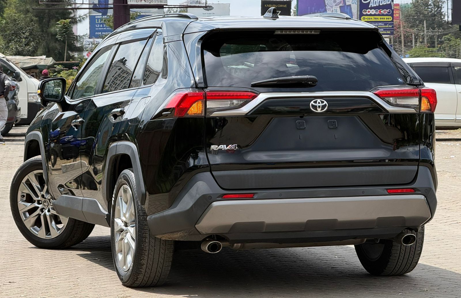 Vehicle photo 2