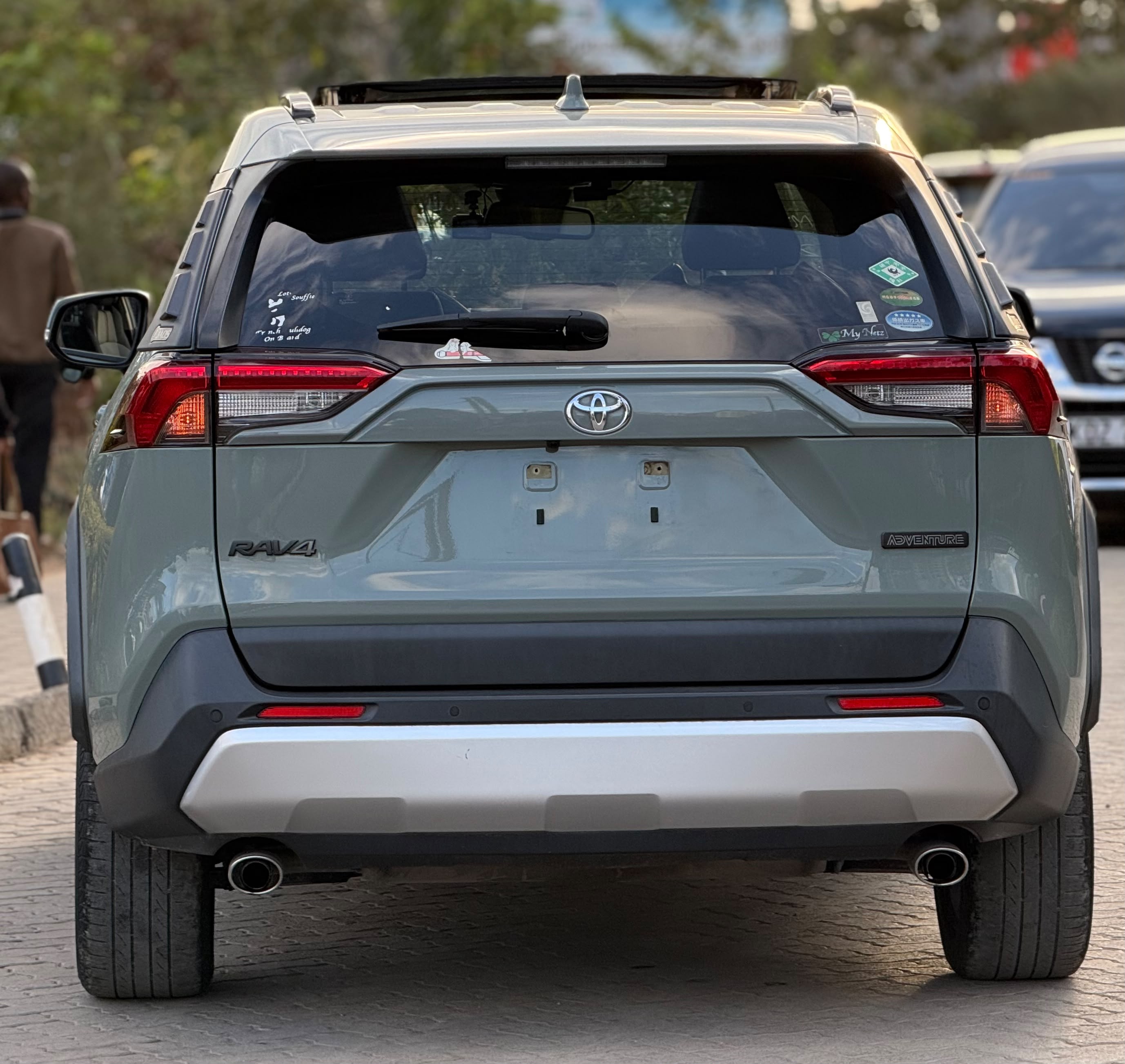 Vehicle photo 3